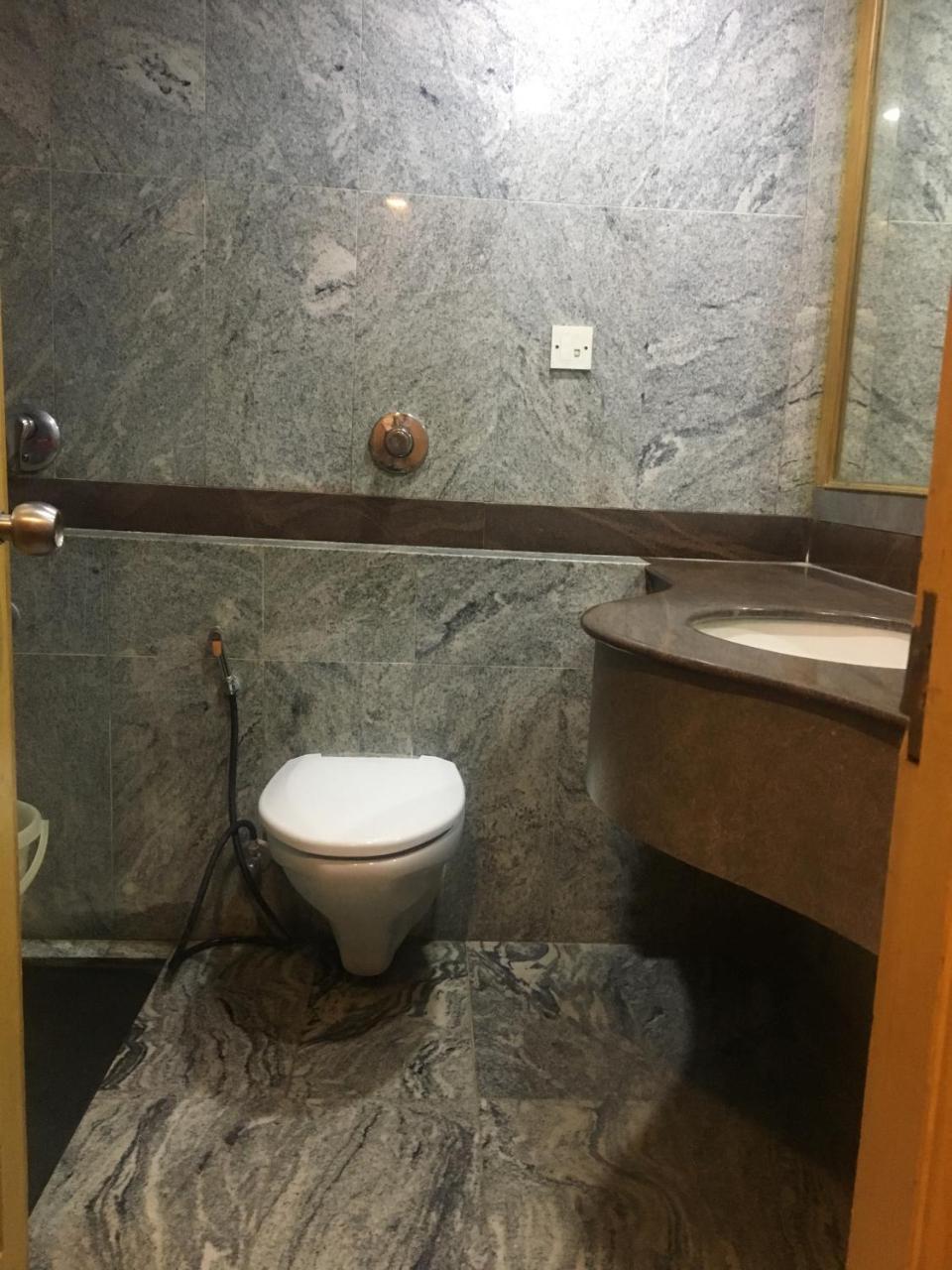 Asr Guesthouse Tirupati Buitenkant foto